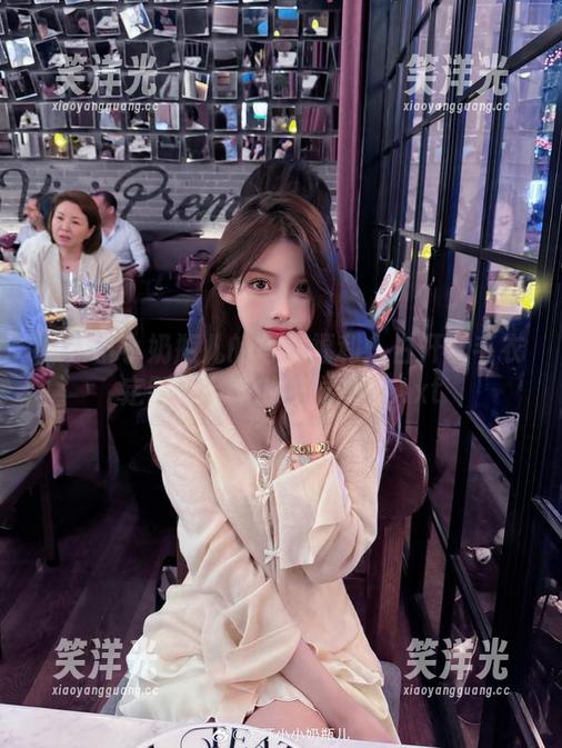 小小奶瓶儿 探索小小奶瓶儿的写真福利:白开水毛衣定制版带来的视觉享受.txt