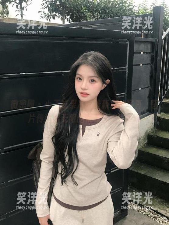 小玉吃果冻 微密圈 - 小玉吃果冻的最新白丝写真,图片传达出无限的优雅与动感.txt