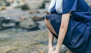 小野妹子w的网袜高清写真集：透视之美与性感的巧妙交织，仿佛在诉说一个夏日的浪漫故事。.txt