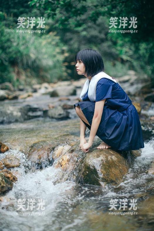 小野妹子w的网袜高清写真集：透视之美与性感的巧妙交织，仿佛在诉说一个夏日的浪漫故事。.txt