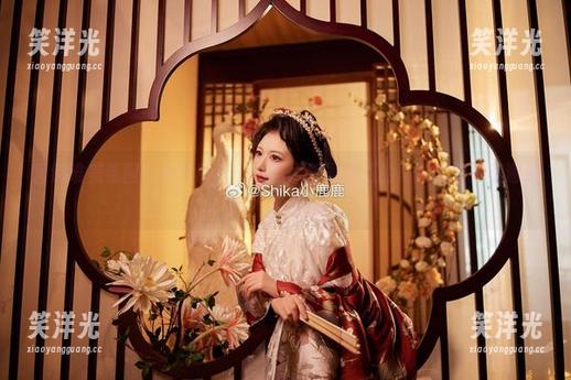 营造唯美氛围：小鹿鹿shika与大明富贵花的写真美图完美邂逅.txt