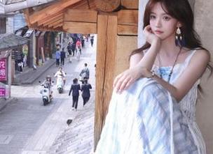 尤果网 – 迷人白一晗丝袜全套写真原图，展现绝美身姿与妩媚风情.txt