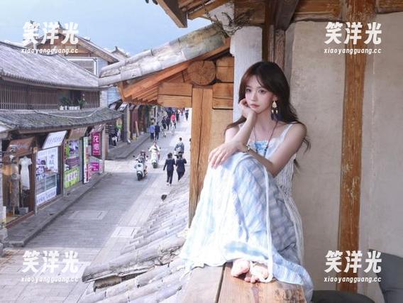 尤果网 - 迷人白一晗丝袜全套写真原图，展现绝美身姿与妩媚风情.txt