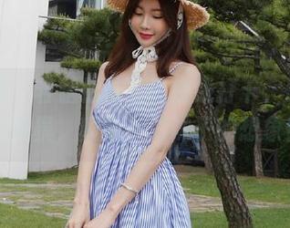 尤果网 – 若涵棉袜写真在线打卡，时尚界的另类风暴，颠覆你对袜子的想象！.txt