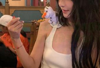 尤果网 – 赵雪修女独特风格写真图集：感受每一个瞬间的灵动与魅力.txt