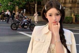 尤果网 – 金佳佳带你走进粉色梦境：独特风格的写真图册值得一看.txt