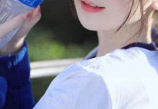 尤果网 – 颜美汐黑白高清写真作品集：经典之美的艺术呈现.txt