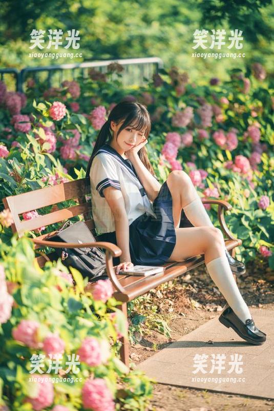 尤物馆 - 泳池边的魅力时刻：Cris_卓娅祺写真图册精彩呈现.txt