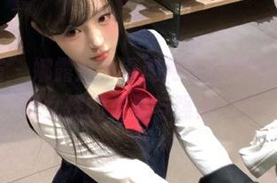 尤蜜荟 – 娜露魅力深邃网袜套图精选，尽显女性的柔美与强大.txt