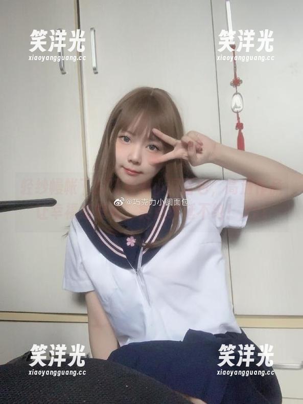 轻纱幔帐下的巧克力小圆面包，高清作品让幸福感爆表，笑点绵延不绝！.txt