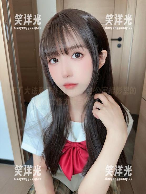 布丁大法私房作品呈现：办公室摄影里的职场女性力量与风格.txt