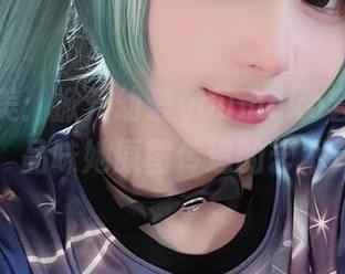 细节之美：掀开幼爱youmeko套装的神秘面纱，品味她原图传递的艺术灵性.txt