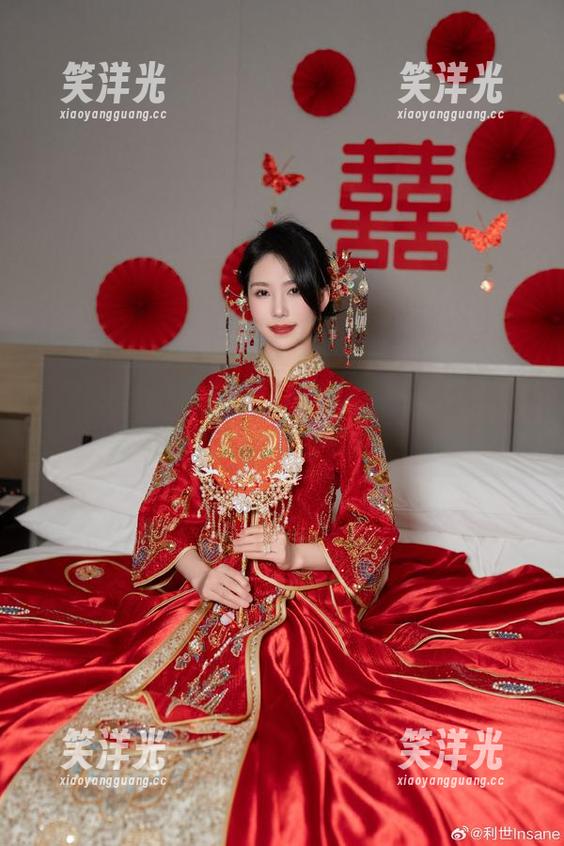 无圣光摄影魅力，抖娘利世女友套图展现真实而动人的生活瞬间！.txt