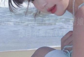 精选抱走莫子最新图库写真，厨娘风范让你目不暇接.txt