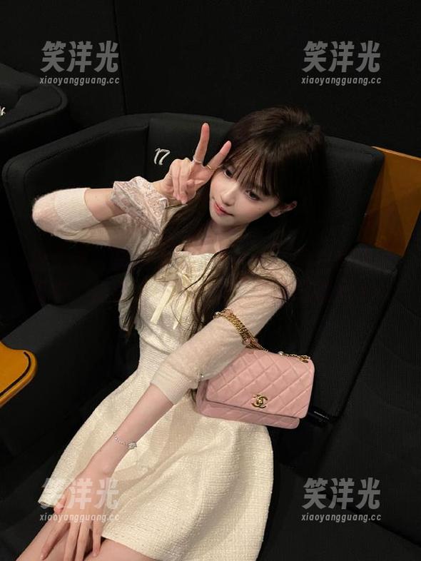 推女神 - 美图在线：Kiren_程程程换上皮衣，化身街头时尚女王的诱惑瞬间.txt