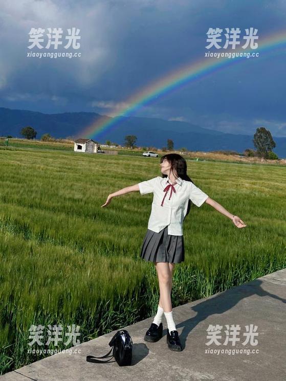 推女神 - 施忆佳Kitty酱短裤主题写真大公开，观看她的精美图片感悟生活美学.txt