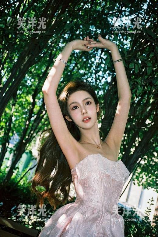 推女神-汪佩妮Penny 推女神 - 多元风格汪佩妮Penny姐姐图集:让你感受她的千面魅力与灵动.txt