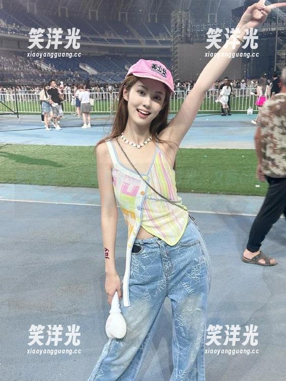 微密圈 - 无圣光下的海边时光，文茜cool的作品传递出无尽的浪漫与诗意.txt