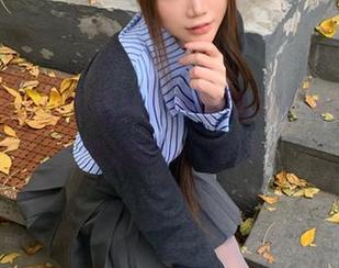 星野咪兔皮衣图集，感受她与时尚亲密接触的瞬间！.txt