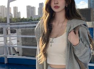星颜社 – 李柯颖短裙写真在线展览,尽显青春风采与个性魅力!.txt