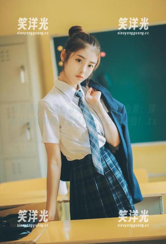 月下摄影 - 恰恰泳池无圣光系列合集：浮光跃金的瞬间，重燃属于夏日的激情！.txt