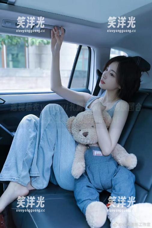 透视杨衣yangyi礼服艺术：精彩原图合集让你感受视觉的冲击.txt