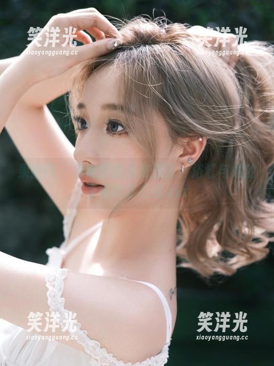 果团网 - 张琳熙的私房原图：浴缸与她的青春华彩交织.txt