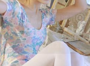 果团网 – 专属奉献：莫雅淇最新灰丝写真资源，助你每天都有美丽的灵感，快来获取吧！.txt