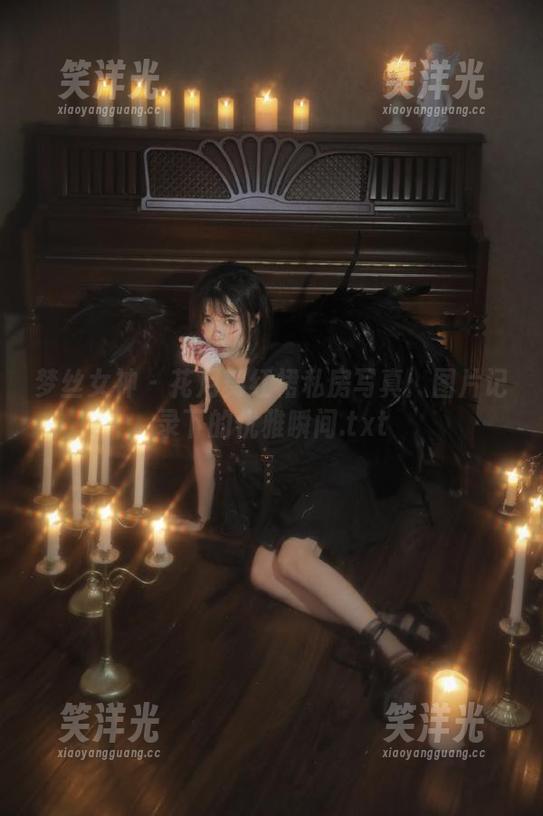 梦丝女神 - 花月舞红裙私房写真：图片记录下的优雅瞬间.txt