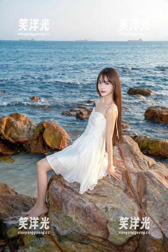 森萝财团 - 走进“Sia制服”的世界：图包精选，感受时尚之美.txt