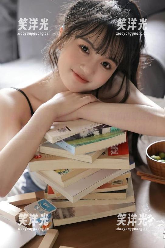 森萝财团 - 福利大放送：小夜的内部定制黑丝50D图集，让你心跳加速！.txt