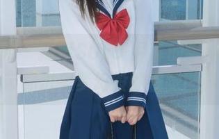 模范学院 – 探索SOLO-尹菲的学妹写真，原图带你进入梦幻般的视觉世界.txt