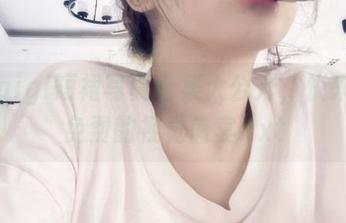 樱晚gigi短裙写真合集大公开，快来体验免费的视觉盛宴.txt