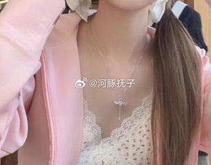 河豚抚子与温泉：一组写真照片展现无限的柔美与温暖.txt