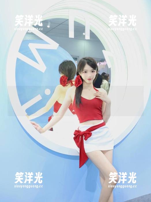 尽情享受泥泥汝的摄影风格，观看最新秘书图包，沉醉在美丽中！.txt