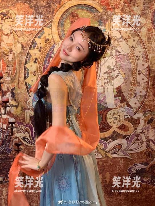 洛丽塔大哥 看看洛丽塔大哥如何演绎护士小姐,充满灵动气息的绝美套图等你来赏!.txt