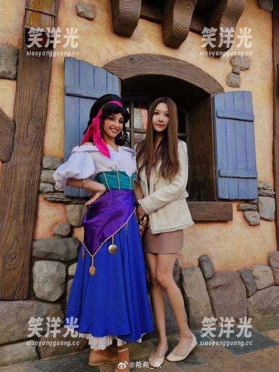 免费下载源纱希喵喵喵的御姐写真作品，感受绝美视觉盛宴.txt
