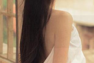 爱美足 – 小鹿黑丝私房美图，捕捉每一个动人的瞬间与迷人细节.txt
