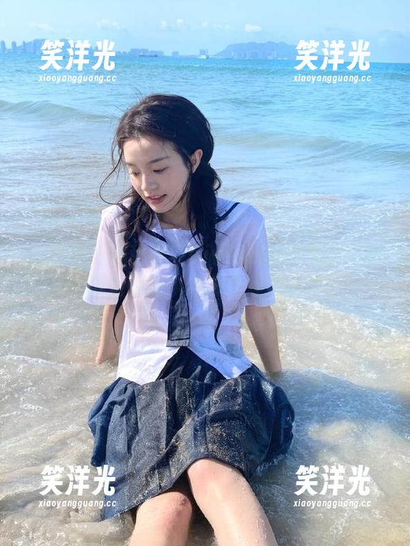 爱蜜社-妤薇Vivian 爱蜜社 - 揭秘妤薇Vivian的JK私拍写真背后的故事与创作理念.txt