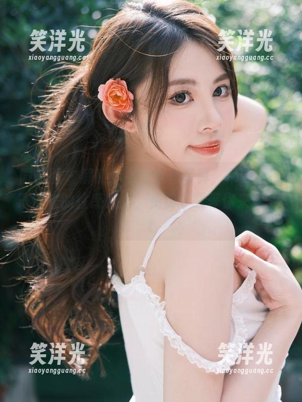微密圈 - 解锁猪小七全套写真，吊带黑胸罩带来的性感魅力，免费下载等你来！.txt