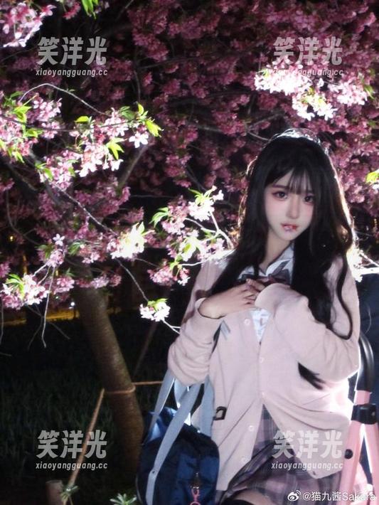 粉嫩猫九酱，穿着体操服在无圣光下绽放，写真中的甜美瞬间！.txt