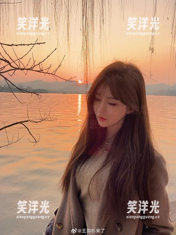 看王羽杉精彩直播回放留存，体验炫酷的COS写真魅力.txt