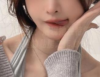 王羽杉丝袜图集：展现她独特气质与时尚态度的私房之作.txt