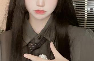 疯猫ss晚安写真，记录下美图中的梦幻与现实交织的精彩.txt