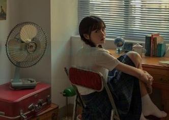 探索白莉爱吃巧克力miku最新写真图片，感受每一帧的细腻与动人.txt