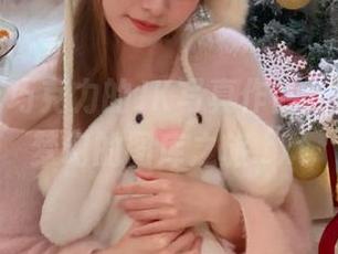 白莉爱吃巧克力的JK写真作品，一场青春梦幻的图库之旅.txt