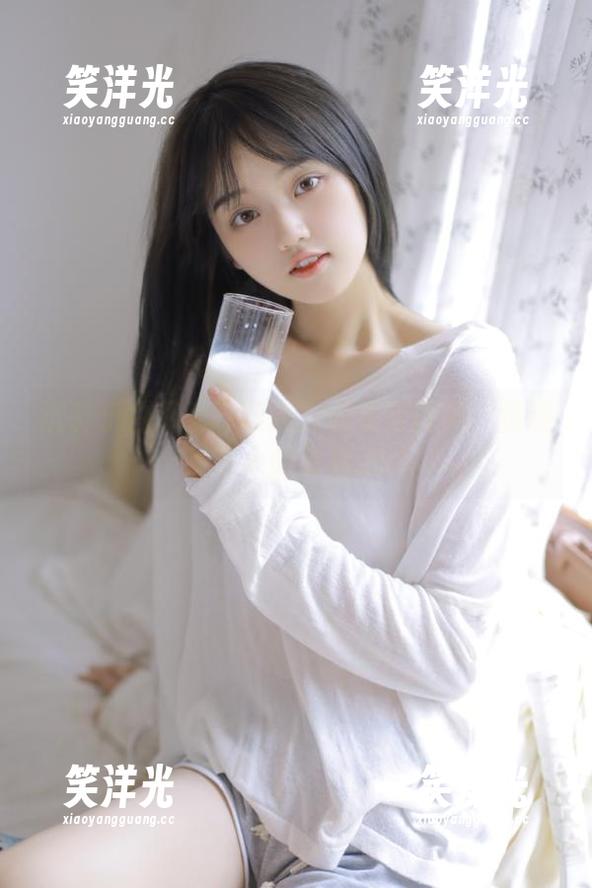 白莉爱吃巧克力 沉醉于白莉爱吃巧克力内衣写真集:精选最迷人的时刻.txt