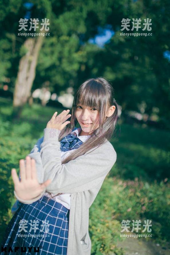 独特的蟒纹旗袍全套作品，神楽坂真冬教你如何穿搭出彩.txt