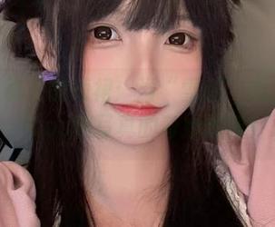 神楽坂真冬的短裙：当“雪花”遇上“薄纱”，cos和写真的奇妙碰撞！.txt