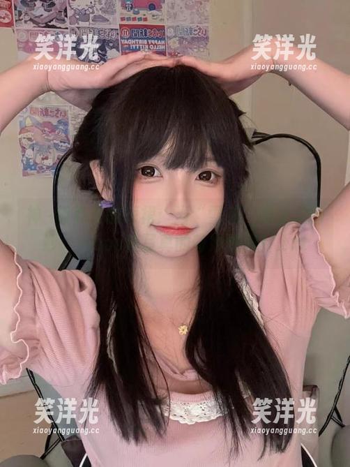 神楽坂真冬 神楽坂真冬的短裙:当“雪花”遇上“薄纱”,cos和写真的奇妙碰撞!.txt